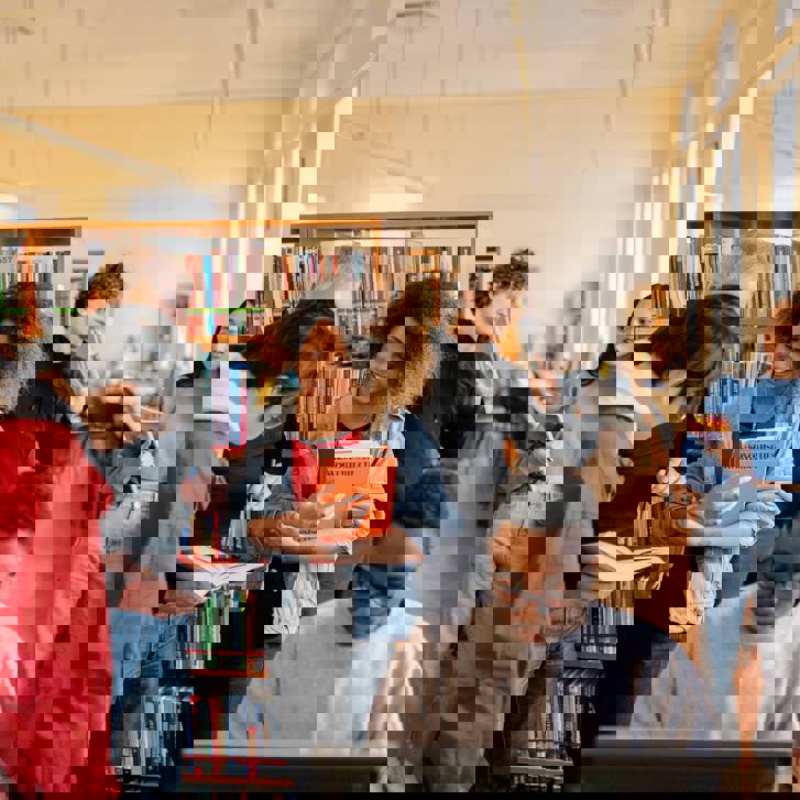 pexels-yan-krukau-8199595